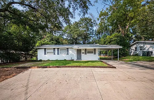 1634 Airport Dr Photo 1