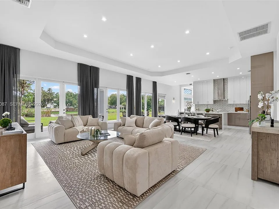 2400 SW 112th Ave