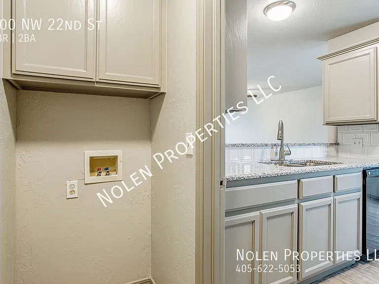 800 NW 22nd St — Photo 11
