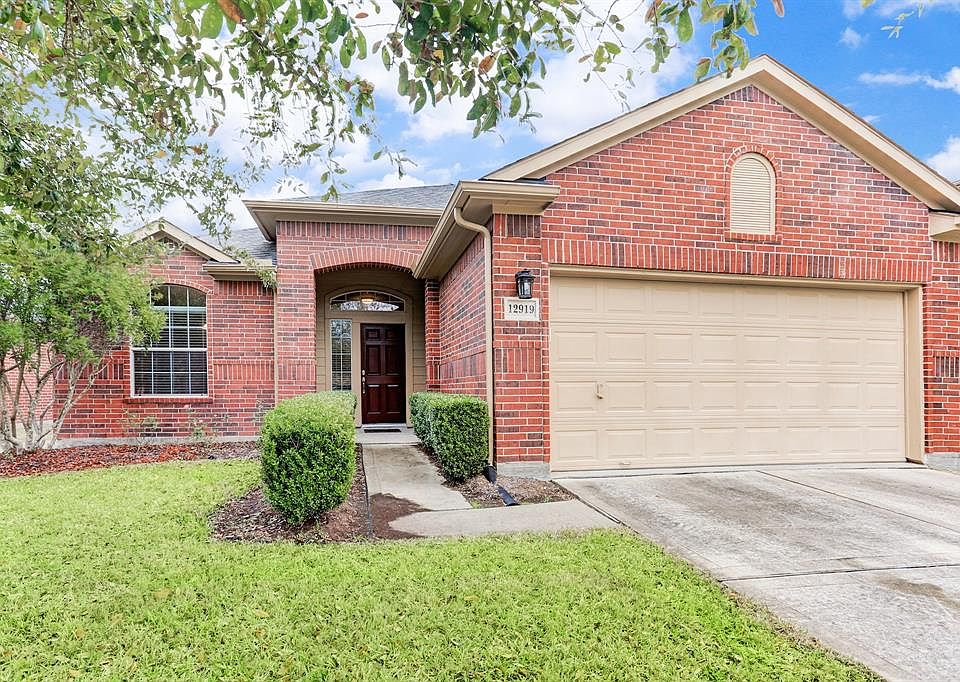 1st image of 12919 Meadow Springs Dr