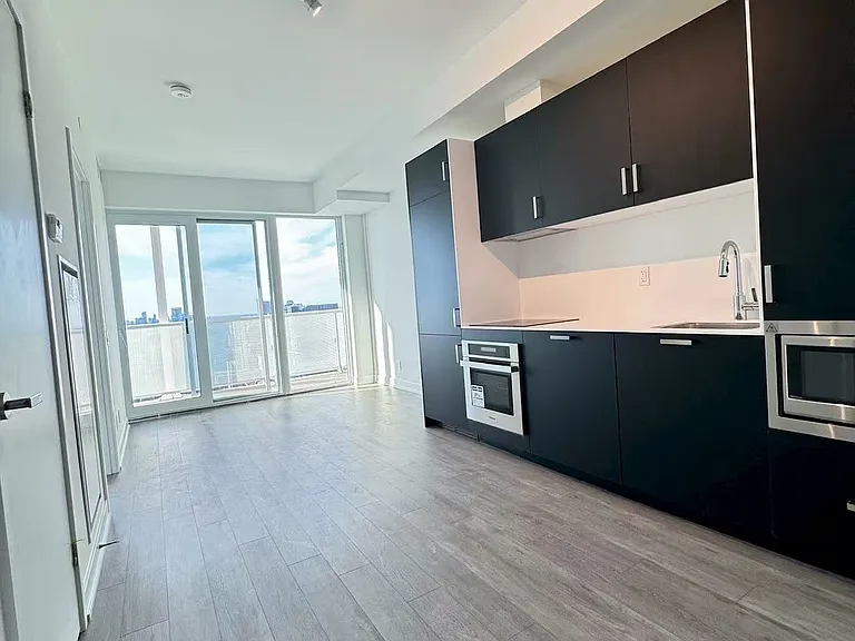 89 Queen St E #5332 — Photo 6