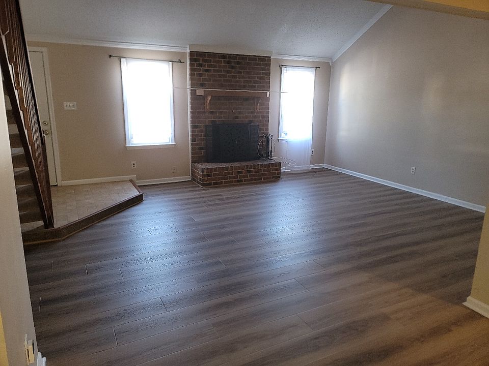 1st image of 1113 Gallery Ct #2
