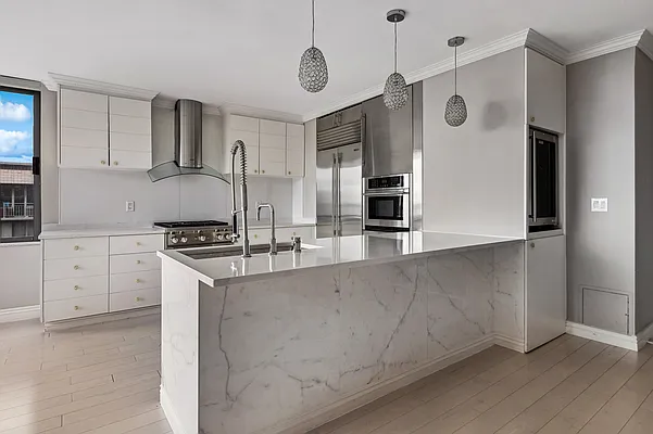 Rented by Corcoran | media 12