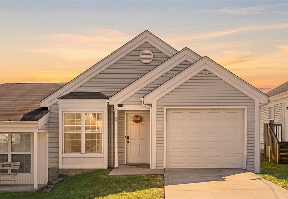 1st image of 607 Locust St