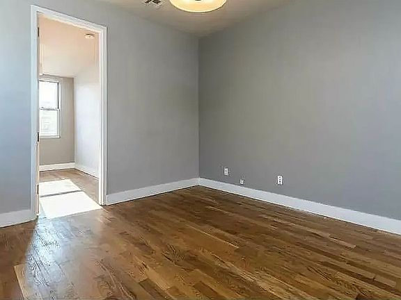 4th image of 132 Meserole St #3B