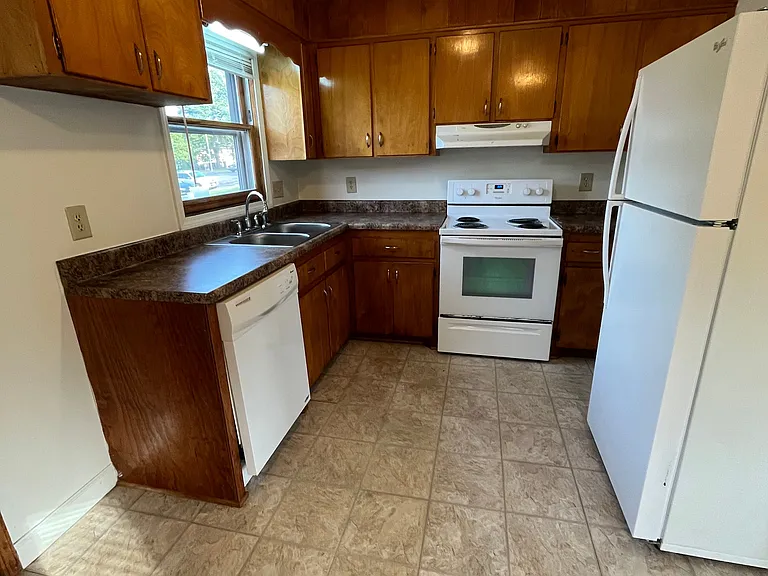 Apartment Heights — Photo 75