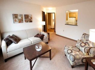1800 Kensington Dr #9712940, Waukesha, WI 53188