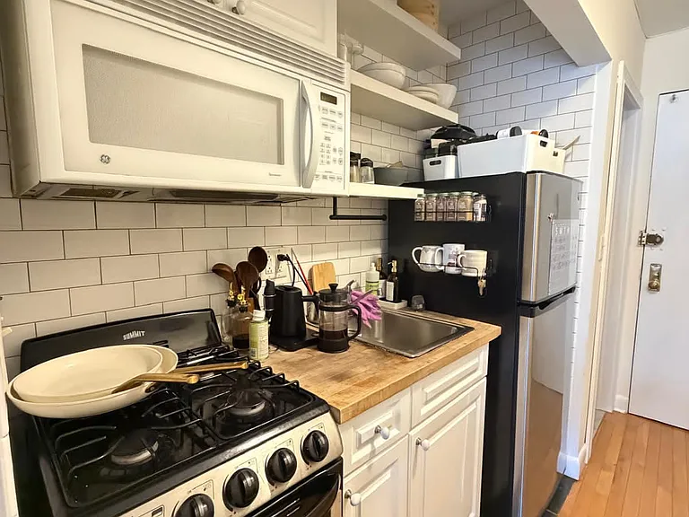 205 W 13th St #5P — Photo 4