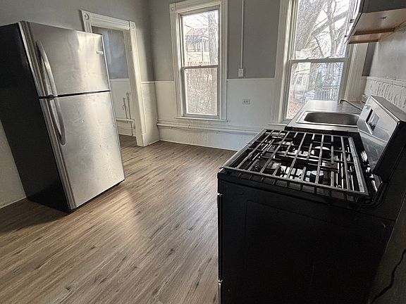 3rd image of 175 Columbia St #2F