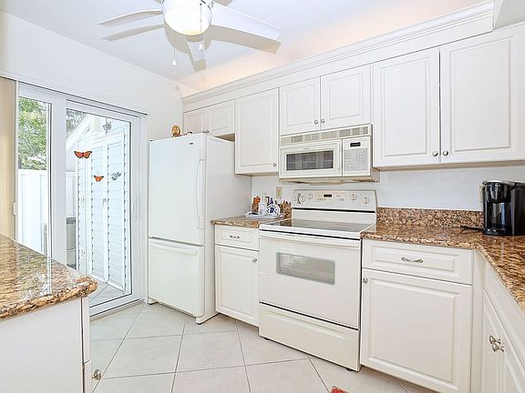 5th image of 18044 San Carlos Blvd APT 133