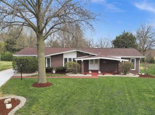 12990 Whitecliff Ct, Florissant, MO 63033