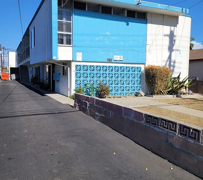 Marine Apartments (DMM823)