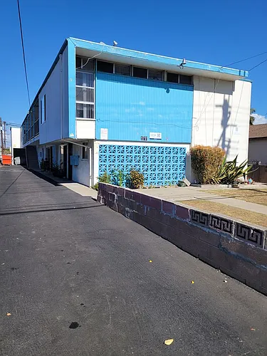 Marine Apartments (DMM823) Photo 1