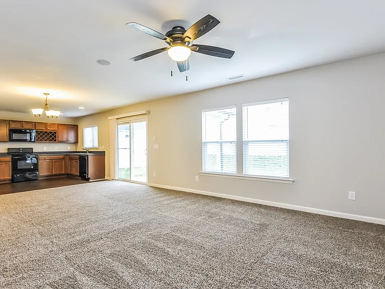 84 Pamlico Dr — Photo 3