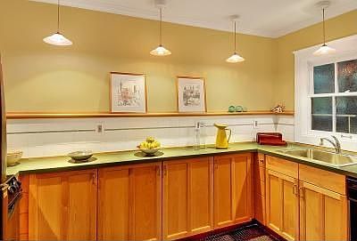 4th image of 1306 Queen Anne Ave N APT 8