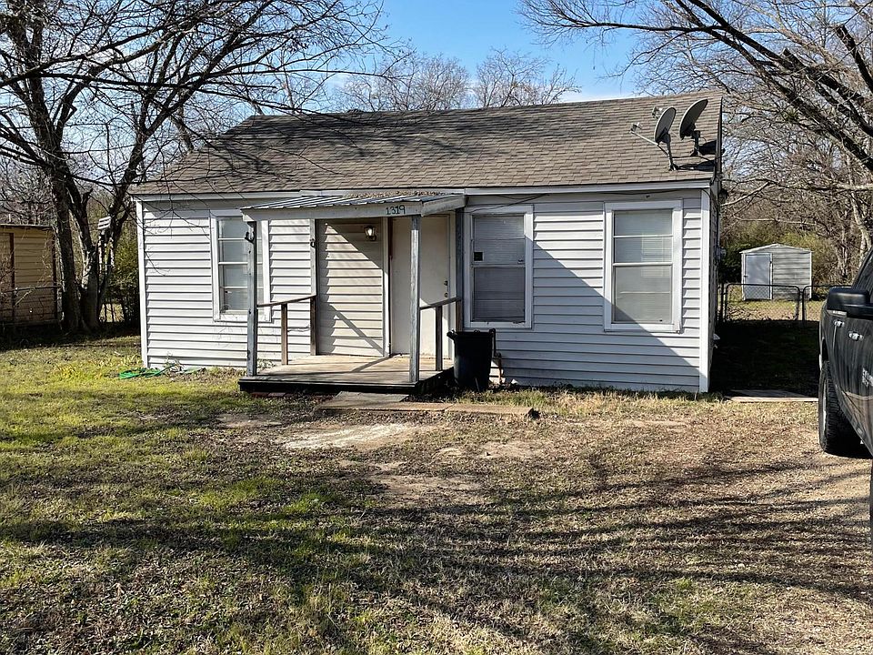 1st image of 1319 Hubert Dr