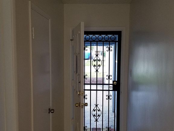 4th image of 1339 S Leland Ave