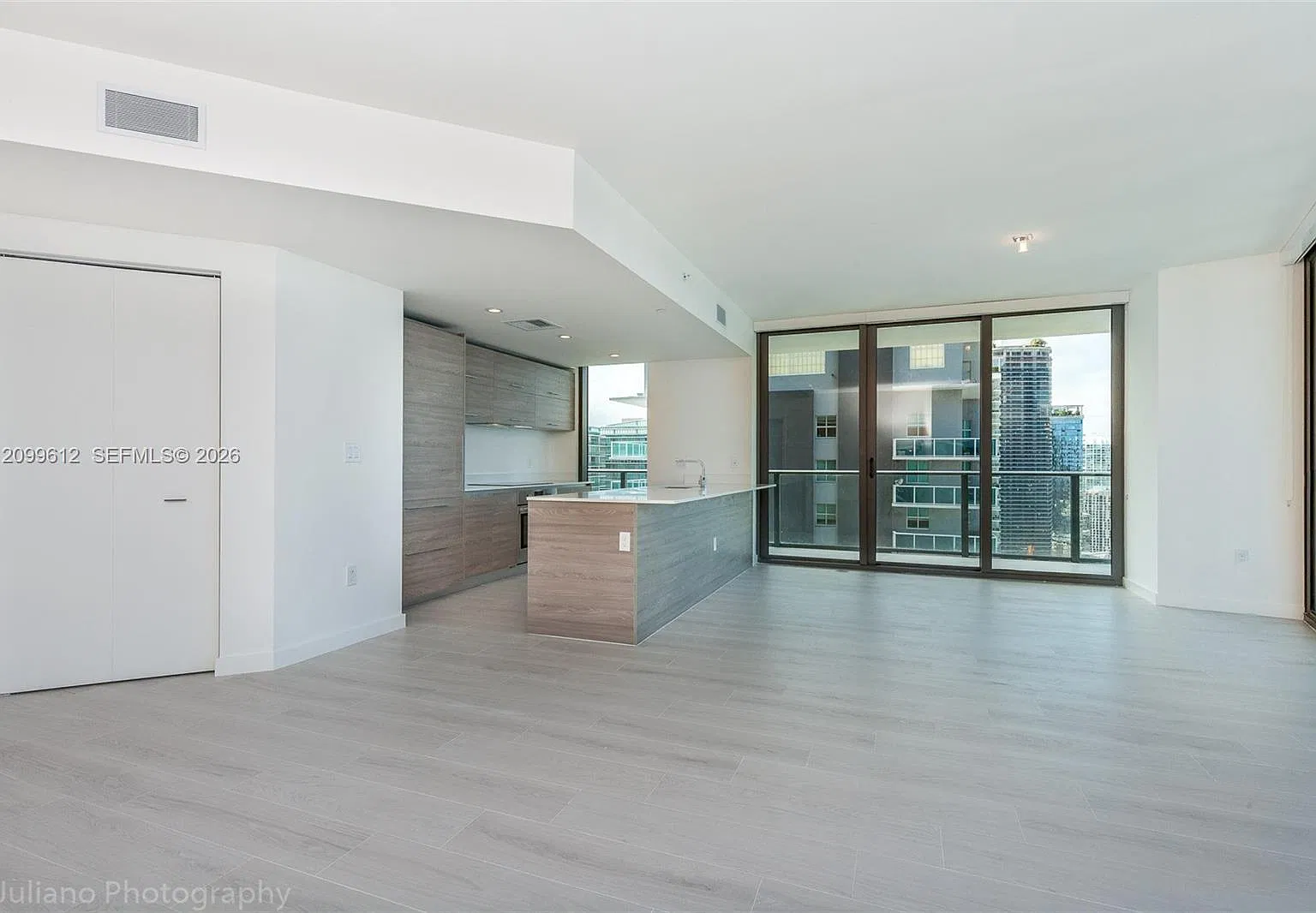 1300 S Miami Avenue Condo — Photo 2