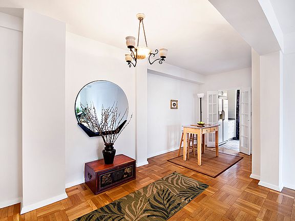 3rd image of 2 Tudor City Pl APT 9GN