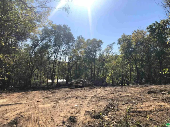 2120 Jermyn St, Sioux City, IA 51103