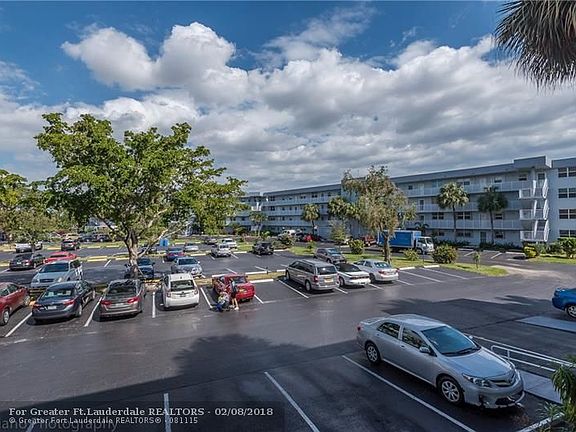 3rd image of 103 Royal Park Dr APT 2G