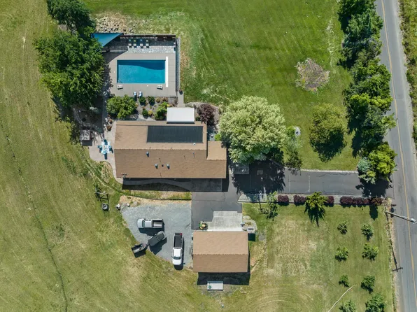 630 E Valley View Rd, Ashland, OR 97520