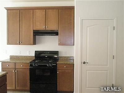 3rd image of 1105 W Calle De Libro Dorado