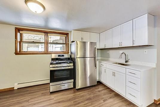 5th image of 5408 W Berteau Ave #G