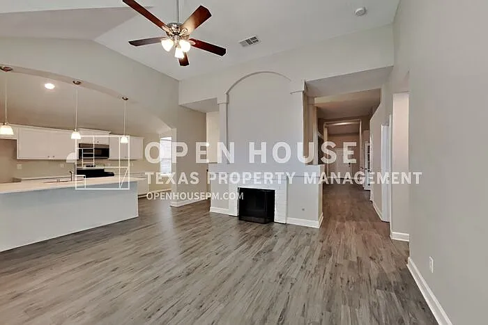 204 Quail Trail Ln — Photo 6