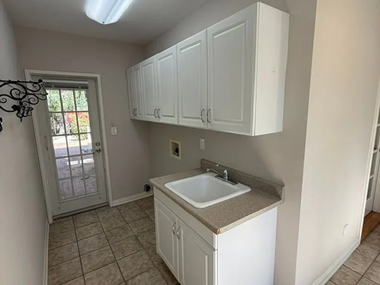 4907 Ocean View Blvd — Photo 24