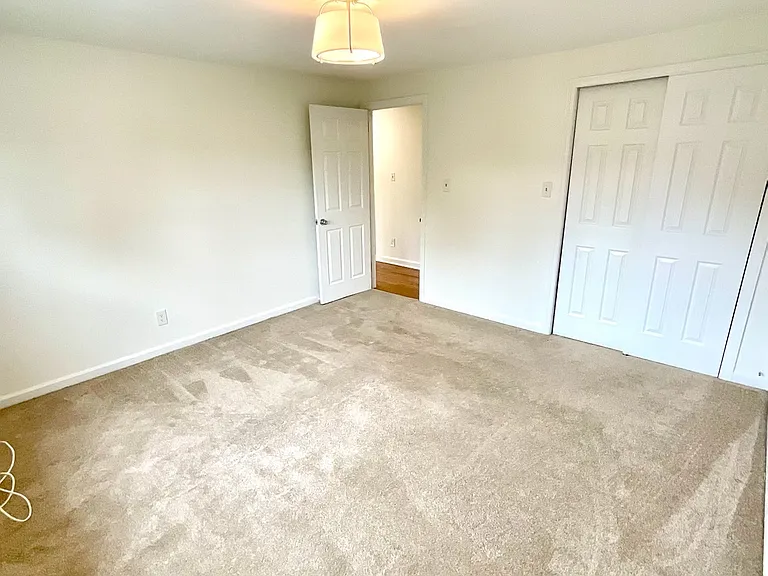 340 New York Ave #2 — Photo 15