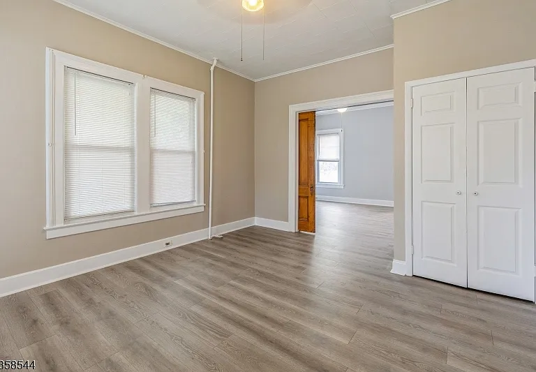 35 Montrose Ave — Photo 2