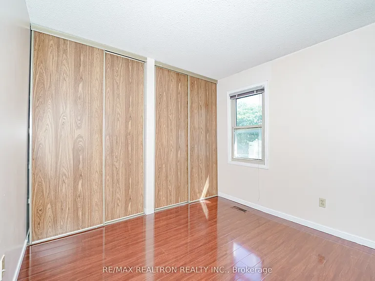 25 Cardwell Ave #24 — Photo 28