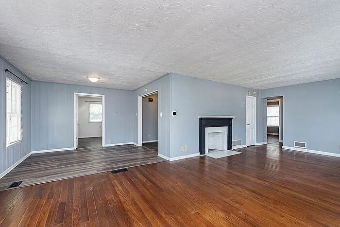 5875 N Keystone Ave — Photo 6