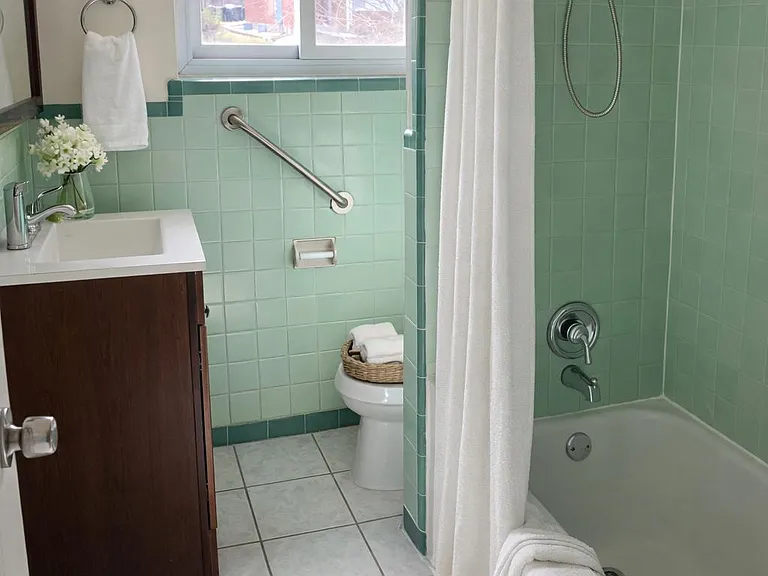 126 Webster St NE #1 — Photo 6