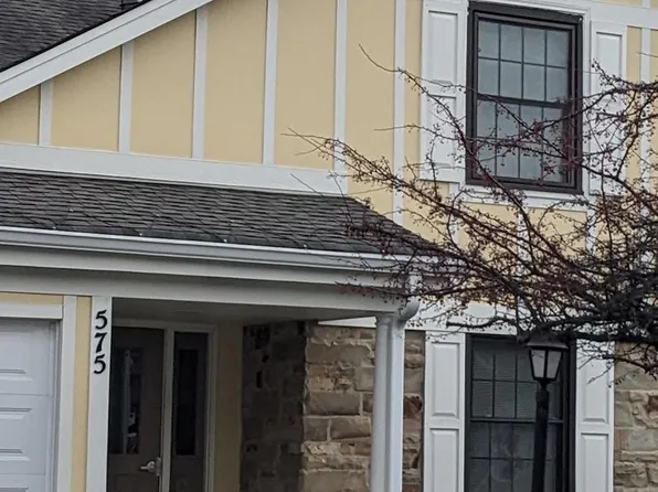 575 Greystone Ln APT A2, Wheeling, IL 60090