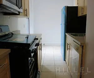 Rented by Hillel Realty Group