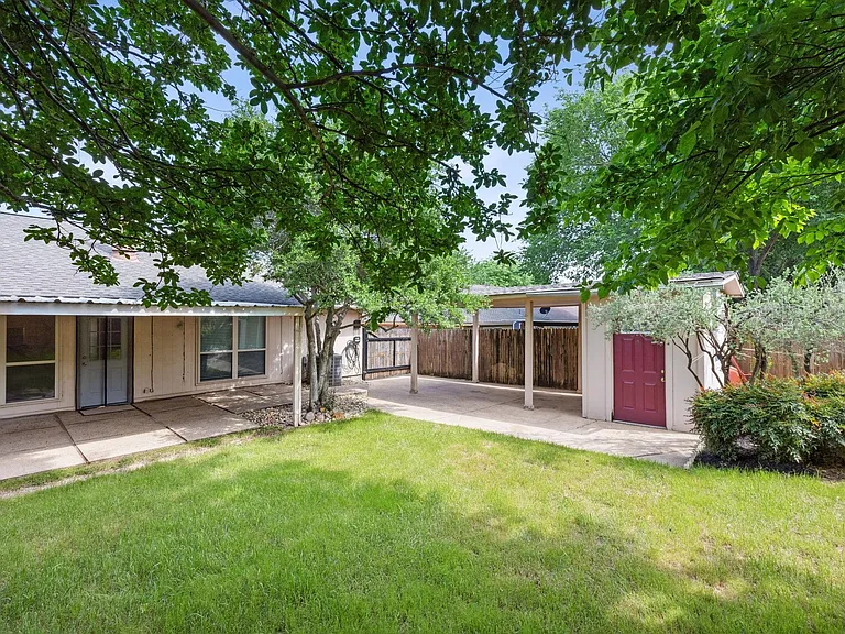 817 Blessing Creek Dr — Photo 14
