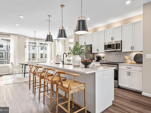 4th image of 7724 Harlow Cir