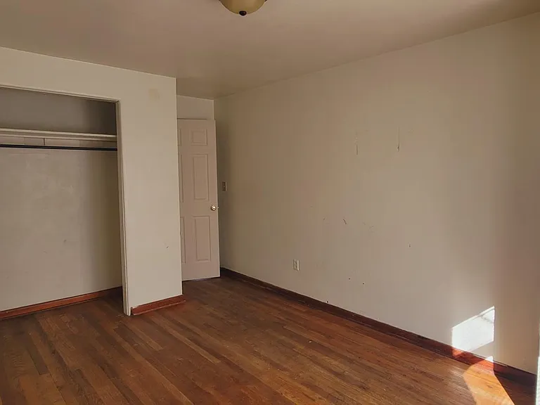 403 W Freeman St #12 — Photo 2