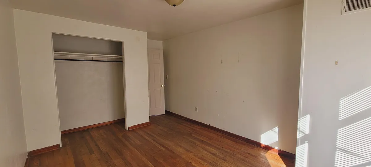 Building Photo - 403 W Freeman St #12