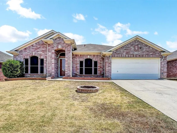 4470 Savage Station Dr, Grand Prairie, TX 75052