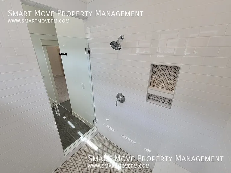 2463 N Ashgrove Ln — Photo 24