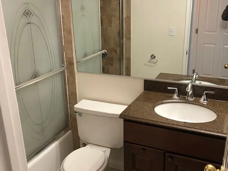 11th St Apts — Photo 17