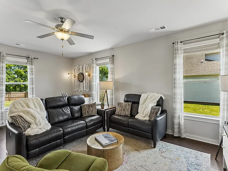 3041 Commonwealth Dr — Photo 16