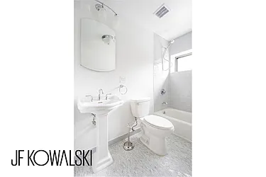 Rented by R New York