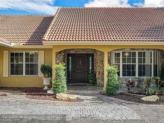 5th image of 8121 NW 51st Pl