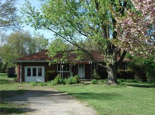 3662 Green Garden Rd, Aliquippa, PA 15001