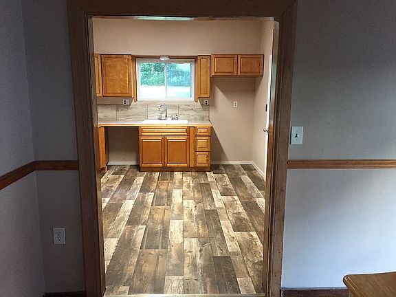 5th image of 506 E River St