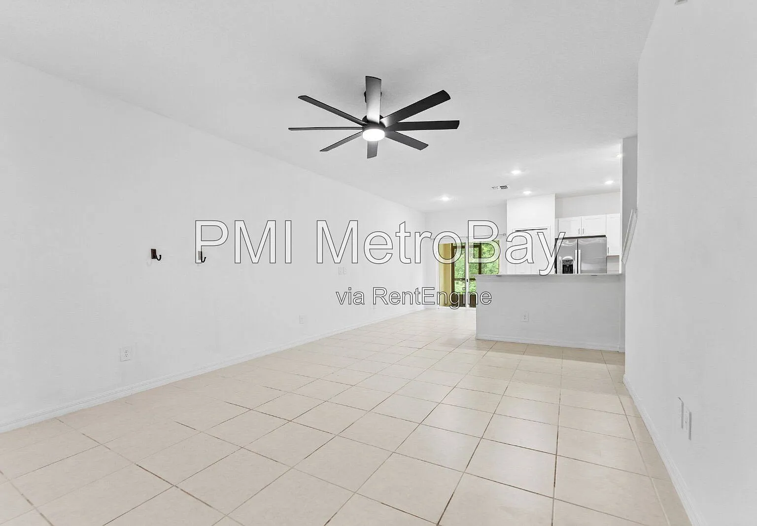 3 bed, 2.5 bath, 1634 sqft, $1,949 — Photo 3